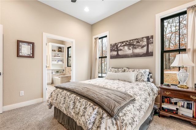 18246 Luedecke Road, Gentry, AR 72734