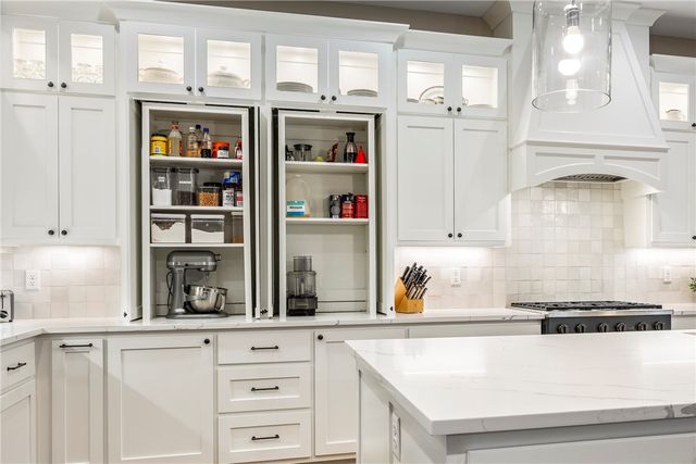 18246 Luedecke Road, Gentry, AR 72734