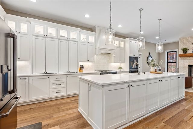 18246 Luedecke Road, Gentry, AR 72734