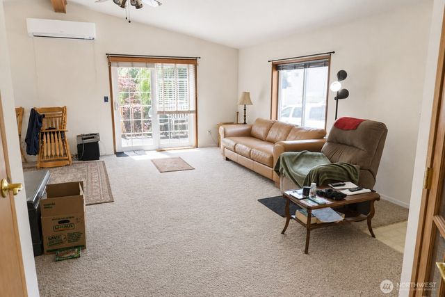 772 Lincoln Avenue E, Tenino, WA 98589