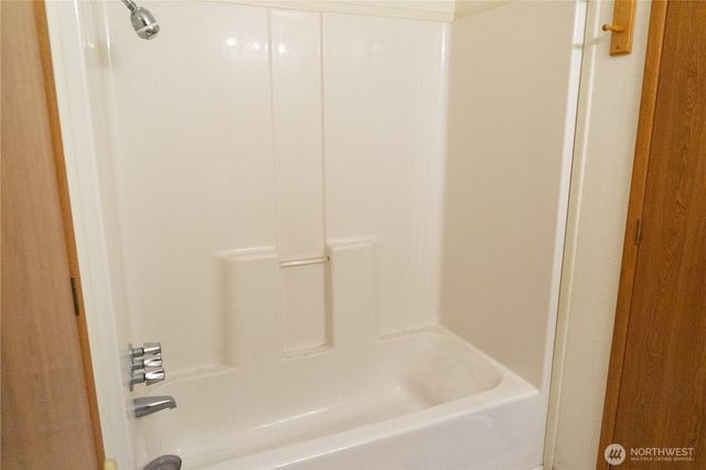 772 Lincoln Avenue E, Tenino, WA 98589