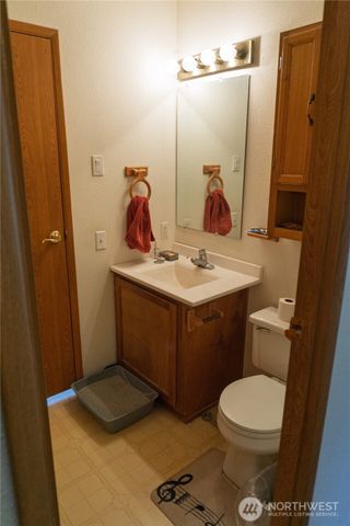 772 Lincoln Avenue E, Tenino, WA 98589