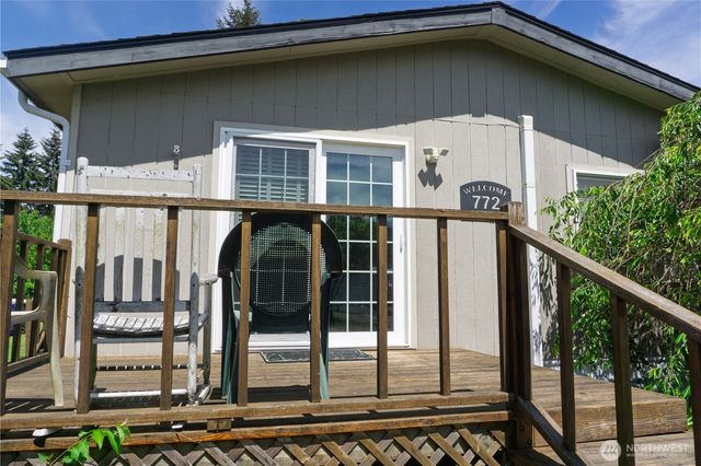 772 Lincoln Avenue E, Tenino, WA 98589