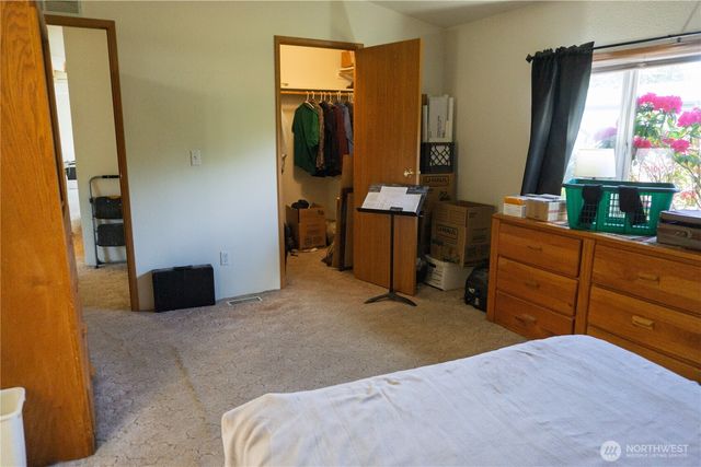 772 Lincoln Avenue E, Tenino, WA 98589