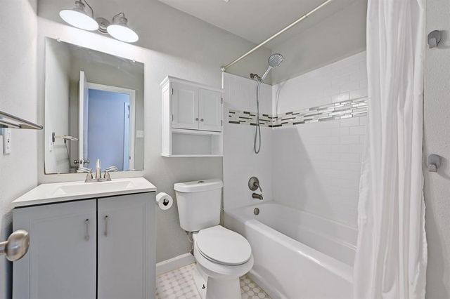 2403 La Casa DR, Austin, TX 78704