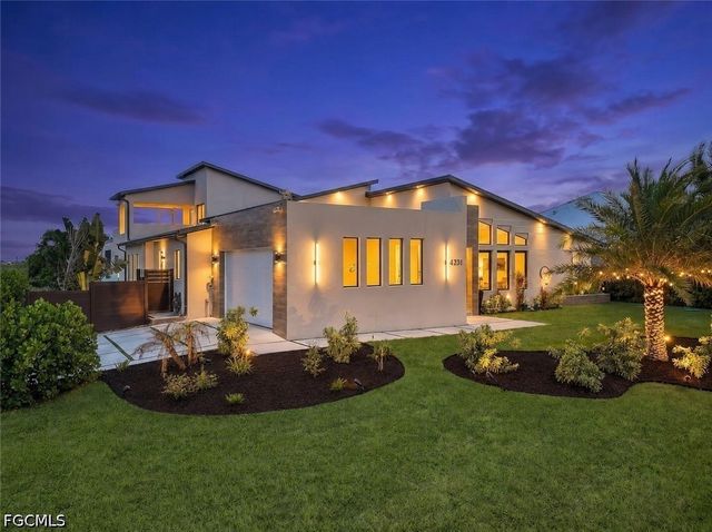 4231 NW 12th LN, Cape Coral, FL 33993