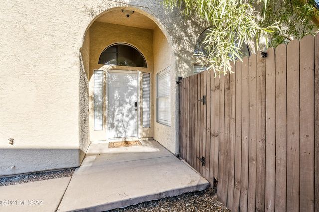 7209 S Avenida Del Nopal, Tucson, AZ 85746