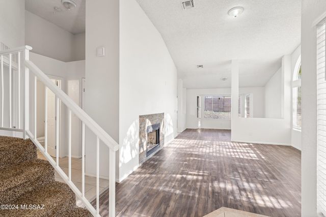 7209 S Avenida Del Nopal, Tucson, AZ 85746