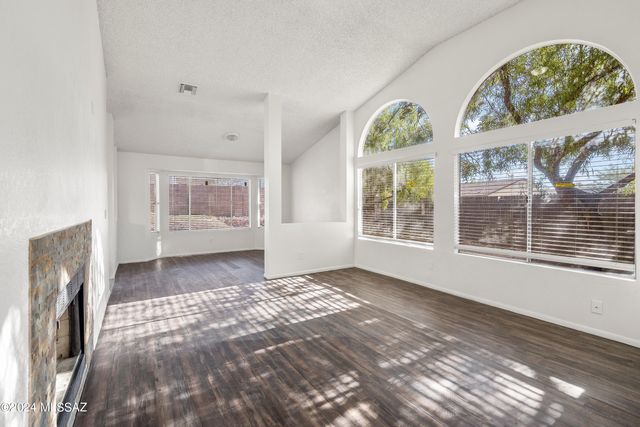 7209 S Avenida Del Nopal, Tucson, AZ 85746