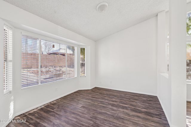 7209 S Avenida Del Nopal, Tucson, AZ 85746