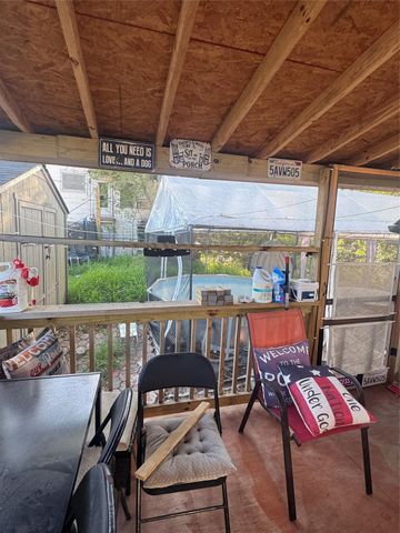 2011 Mary Moody Northen Boulevard, Galveston, TX 77551