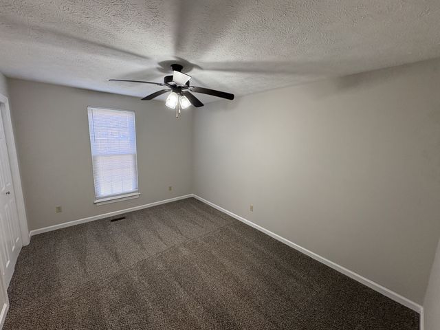 2002 Dogwood Ln, Greenbrier, TN 37073