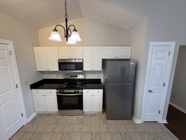 2002 Dogwood Ln, Greenbrier, TN 37073