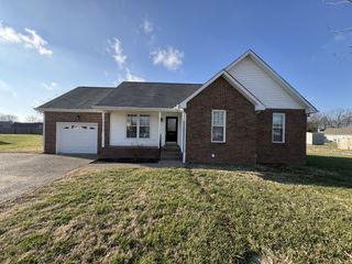 2002 Dogwood Ln, Greenbrier, TN 37073