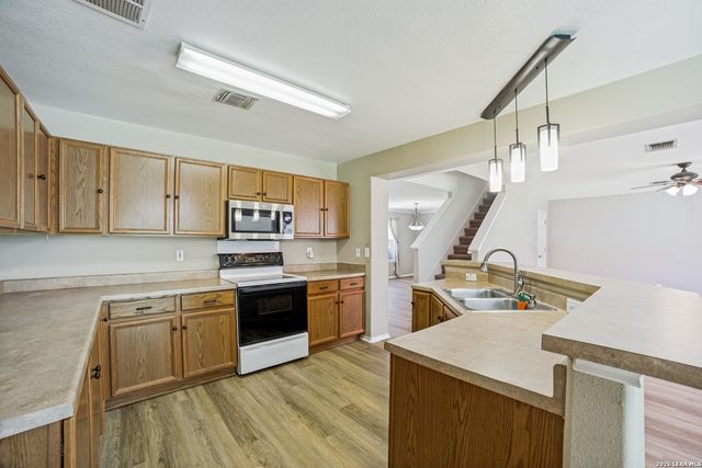 9511 Kirk Pond, San Antonio, TX 78240