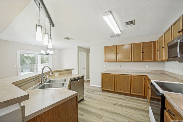 9511 Kirk Pond, San Antonio, TX 78240