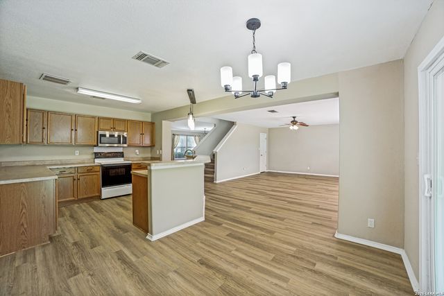 9511 Kirk Pond, San Antonio, TX 78240