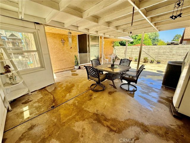 18854 6th, Bloomington, CA 92316