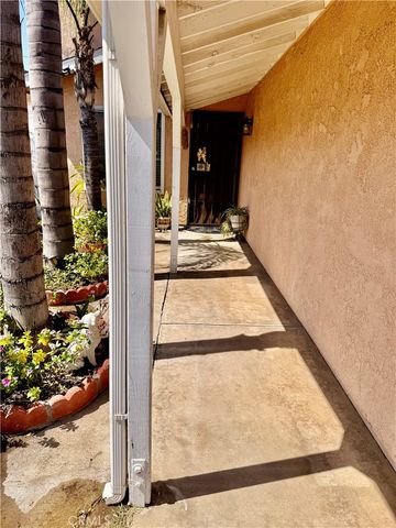 18854 6th, Bloomington, CA 92316