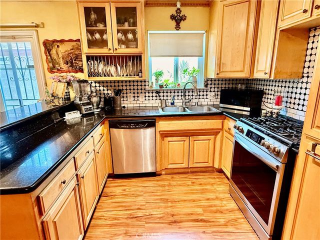 18854 6th, Bloomington, CA 92316