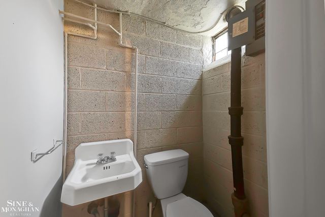 814 Harcourt Road, Grosse Pointe Park, MI 48230