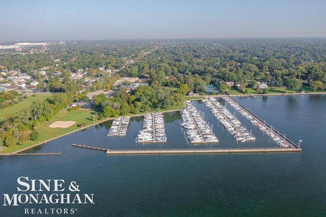 814 Harcourt Road, Grosse Pointe Park, MI 48230