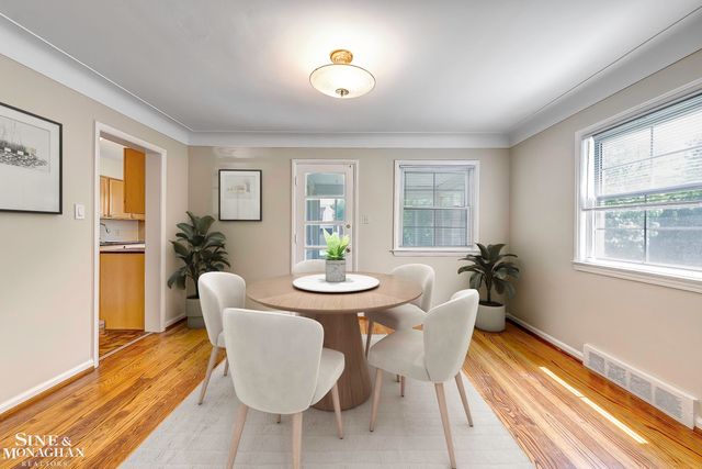 814 Harcourt Road, Grosse Pointe Park, MI 48230