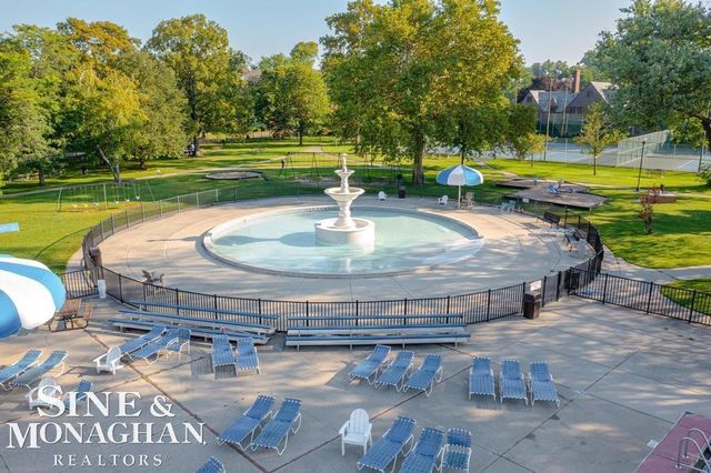 814 Harcourt Road, Grosse Pointe Park, MI 48230