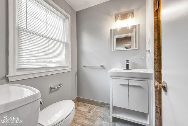 814 Harcourt Road, Grosse Pointe Park, MI 48230