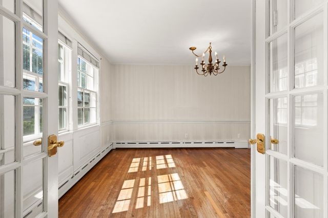 19 Highland St, Gloucester, MA 01930