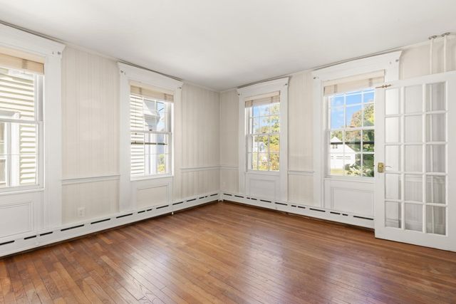 19 Highland St, Gloucester, MA 01930