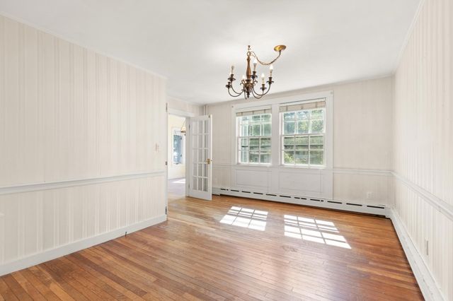 19 Highland St, Gloucester, MA 01930