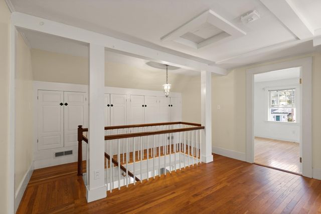19 Highland St, Gloucester, MA 01930