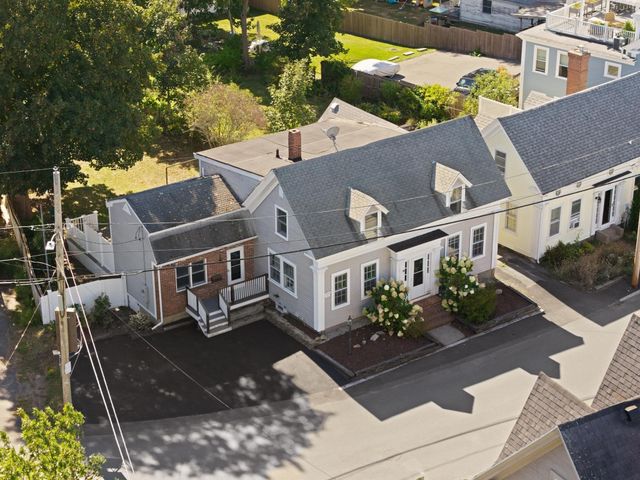 19 Highland St, Gloucester, MA 01930
