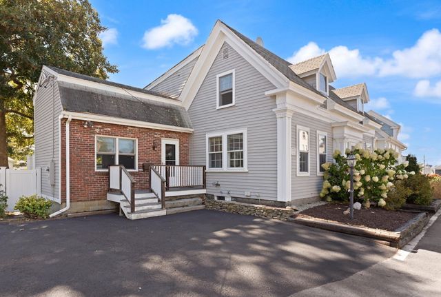 19 Highland St, Gloucester, MA 01930