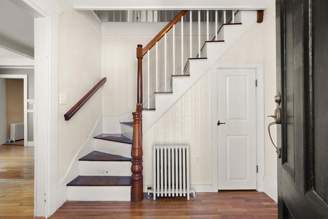 19 Highland St, Gloucester, MA 01930
