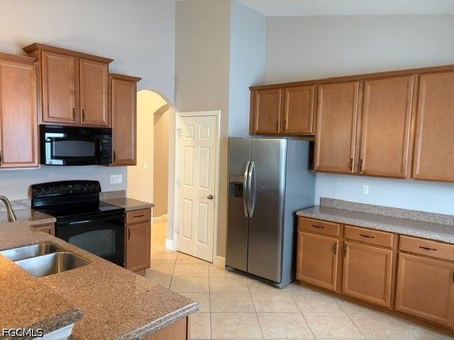 8610 SUMNER AVE, Fort Myers, FL 33908
