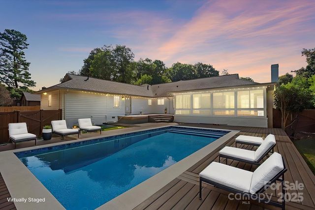 1626 S Wendover Road, Charlotte, NC 28211