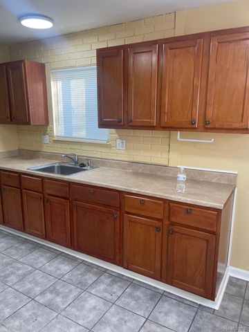 13417 FELLRATH Street W, Taylor, MI 48180