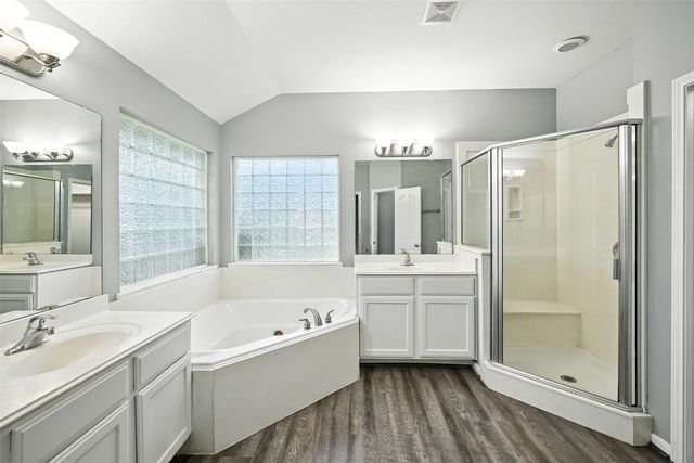 319 S Jamison Street, La Porte, TX 77571
