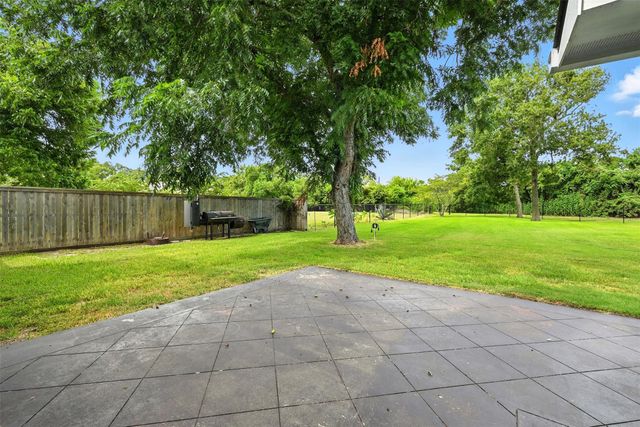 319 S Jamison Street, La Porte, TX 77571