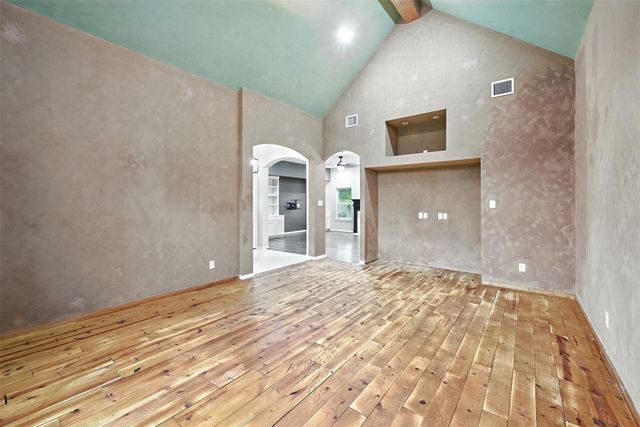 319 S Jamison Street, La Porte, TX 77571