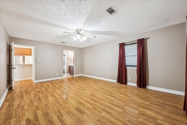 3202 Sand Reef Lane, League City, TX 77573