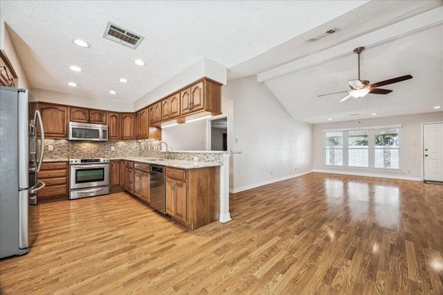 3202 Sand Reef Lane, League City, TX 77573