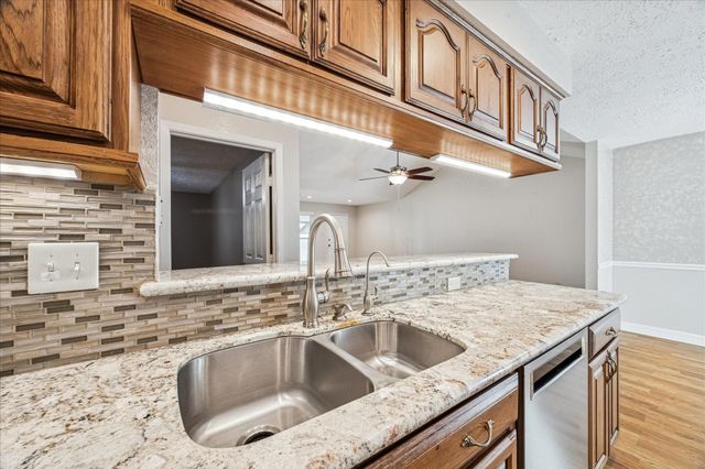 3202 Sand Reef Lane, League City, TX 77573