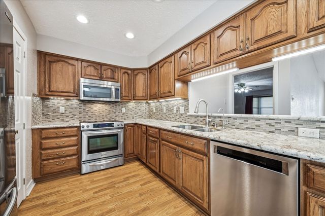 3202 Sand Reef Lane, League City, TX 77573