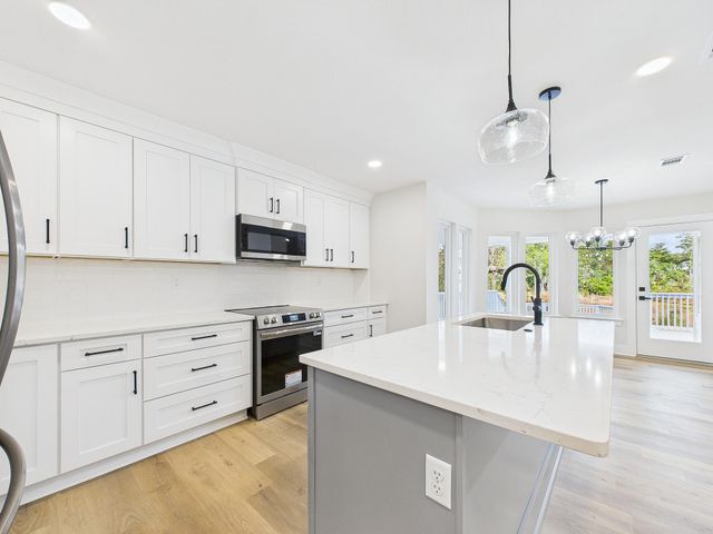 211 E Dominica Circle, Niceville, FL 32578