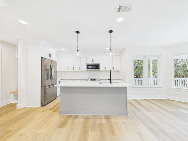 211 E Dominica Circle, Niceville, FL 32578