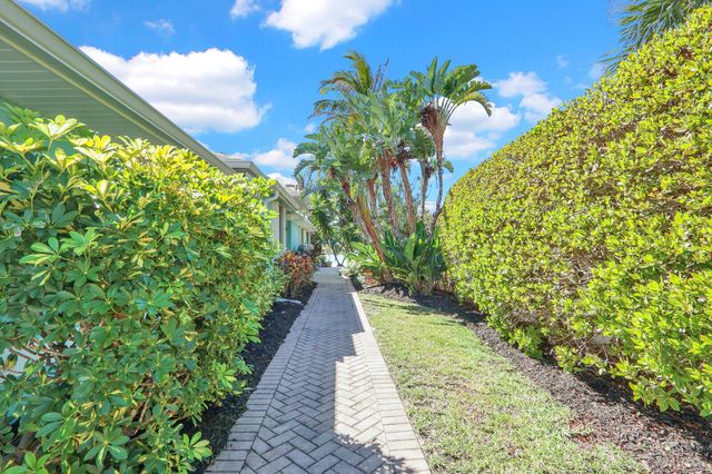 3265 Lakeshore Drive, Hutchinson Island, FL 34949