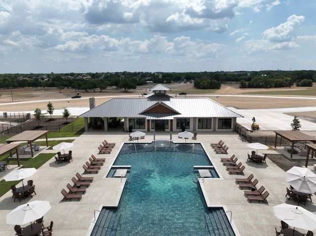 000 Machila Trail, Oak Leaf, TX 75154